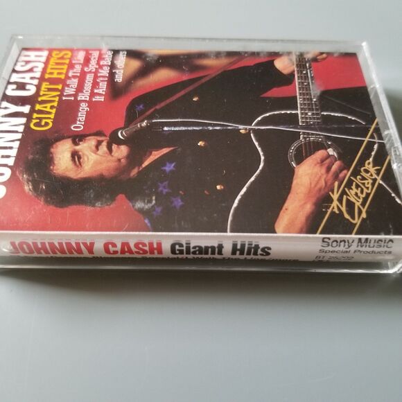 Johnny Cash Greatest Hits cassette tape - Picture 2 of 3